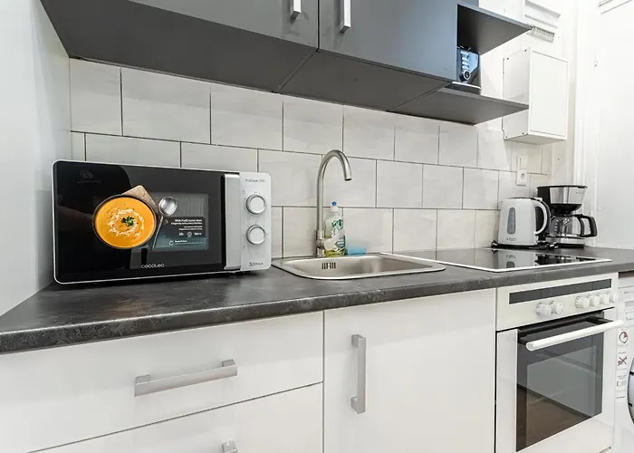 Affordable & Comfortable 1br Great For Long Βιέννη